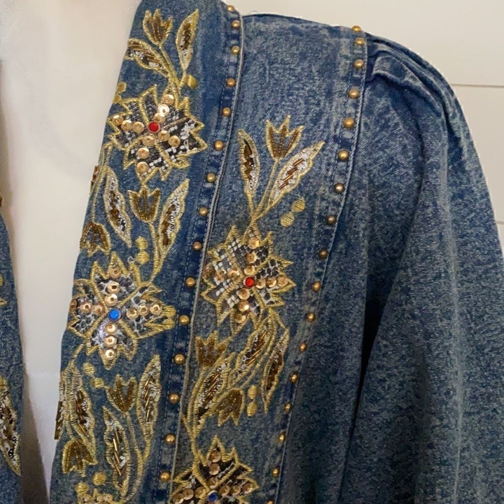 Vintage Acid Wash Embellished Bedazzle Jean Jacket - Picture 6 of 10